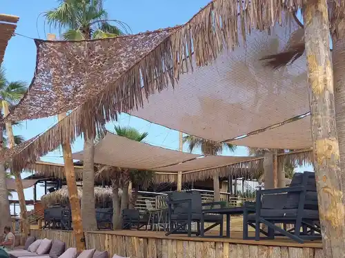 paralia ofrinio beach bar